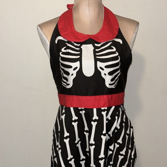 Sourpuss Miss Bones Apron - Picture 2 of 5